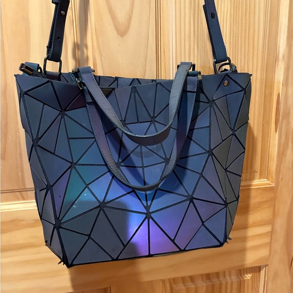 LOVEVOOK tote-style bag geometric lattice design. - Picture 2 of 16